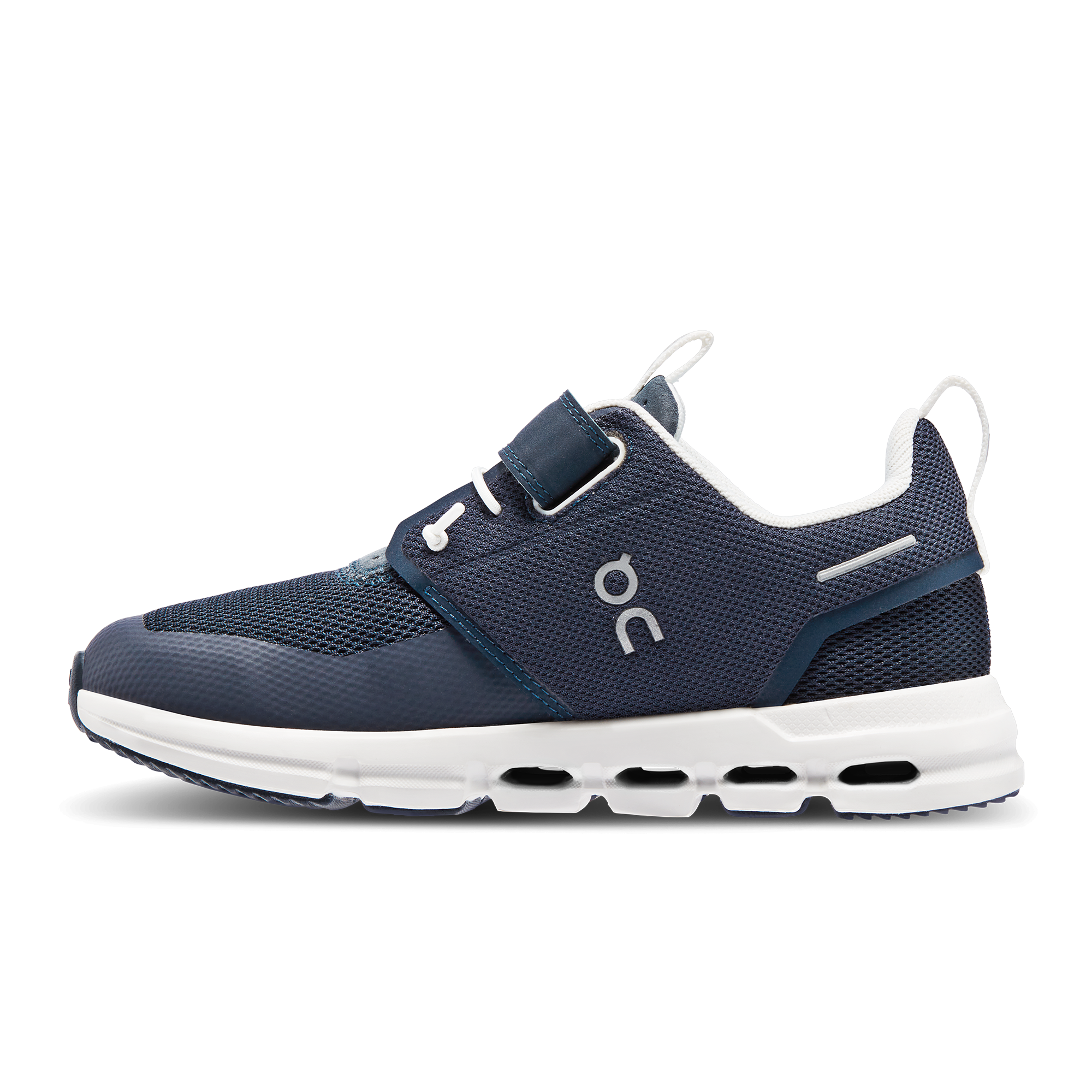 on_cloud_play_0692_midnight_whi_3kd1143_0692_midnight_white_5226