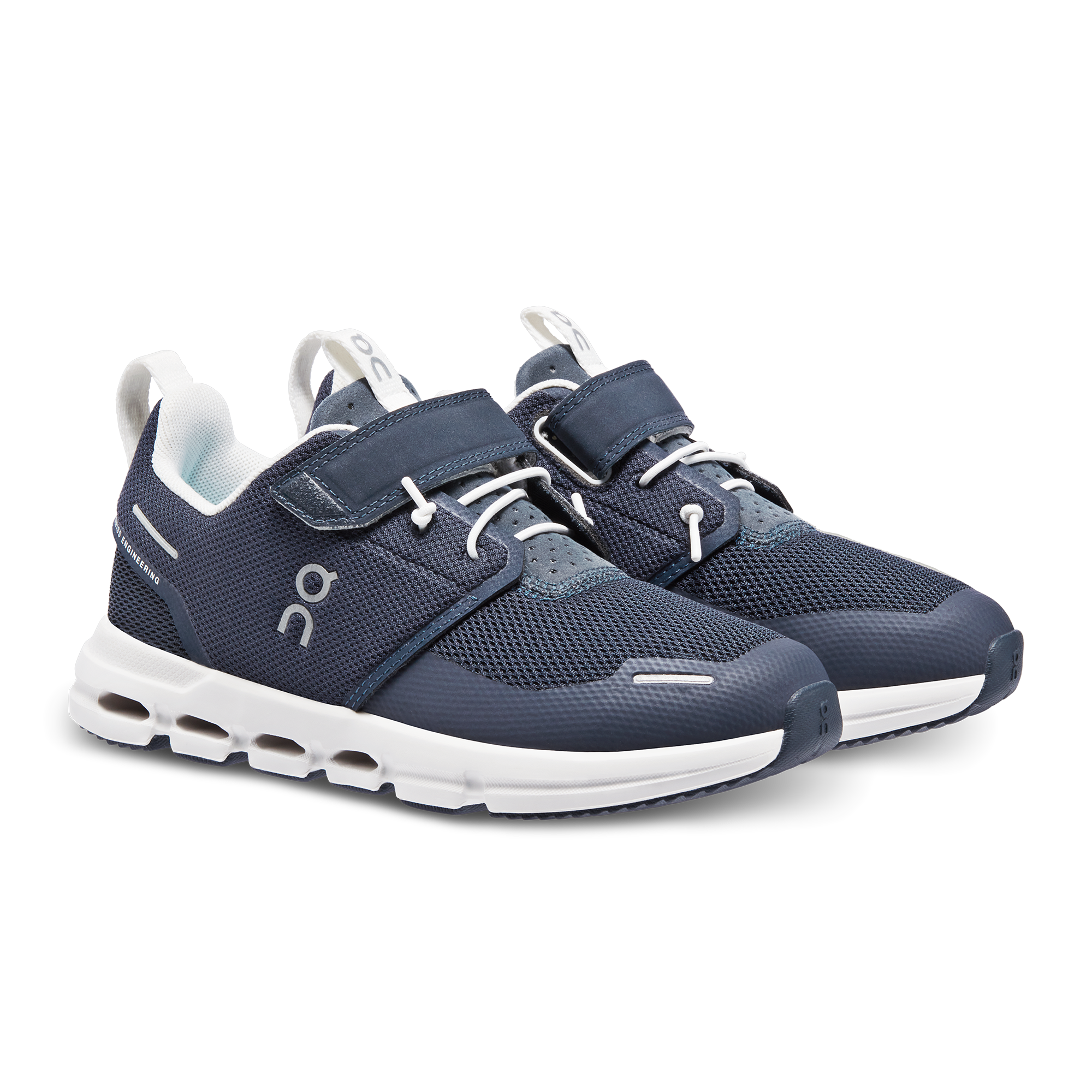 on_cloud_play_0692_midnight_whi_3kd1143_0692_midnight_white_6258